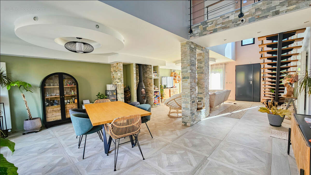 Thiais - maison contemporaine de 2017 - 160m² - sous-sol total - photo 3