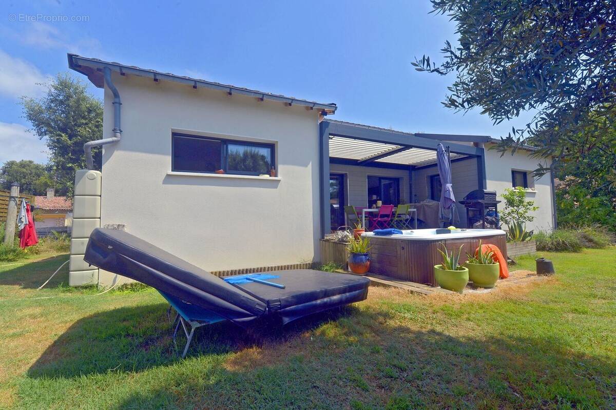 Maison à MESCHERS-SUR-GIRONDE