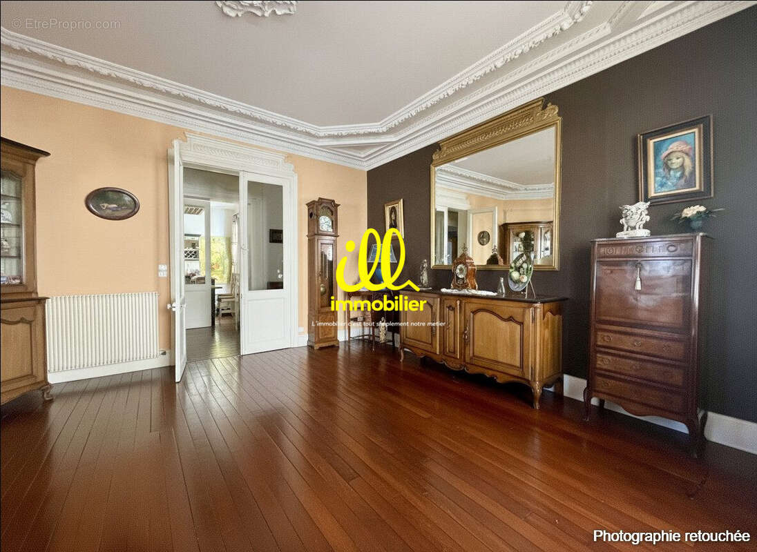 Appartement 176 m² à Charleville-Mezieres  - photo 2
