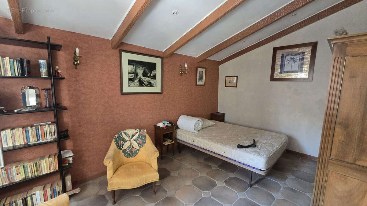 Villa spacieuse à vendre au Castellet - Exclusivité COUZINET IMMOBILIER - photo 9