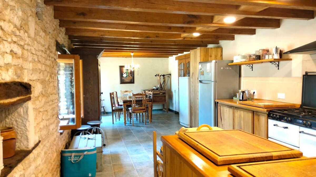 CUISINE - Maison à CELLEFROUIN