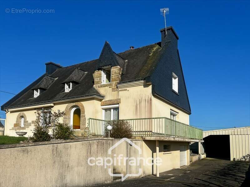 Maison à SAINT-GONNERY
