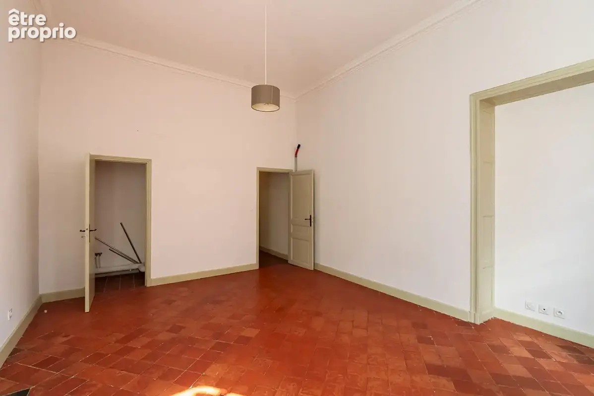 CARCASSONNE - BASTIDE ST-LOUIS Appartement T3 97m² dans un immeuble de caractère avec cour et  jardin intérieur communs - photo 12