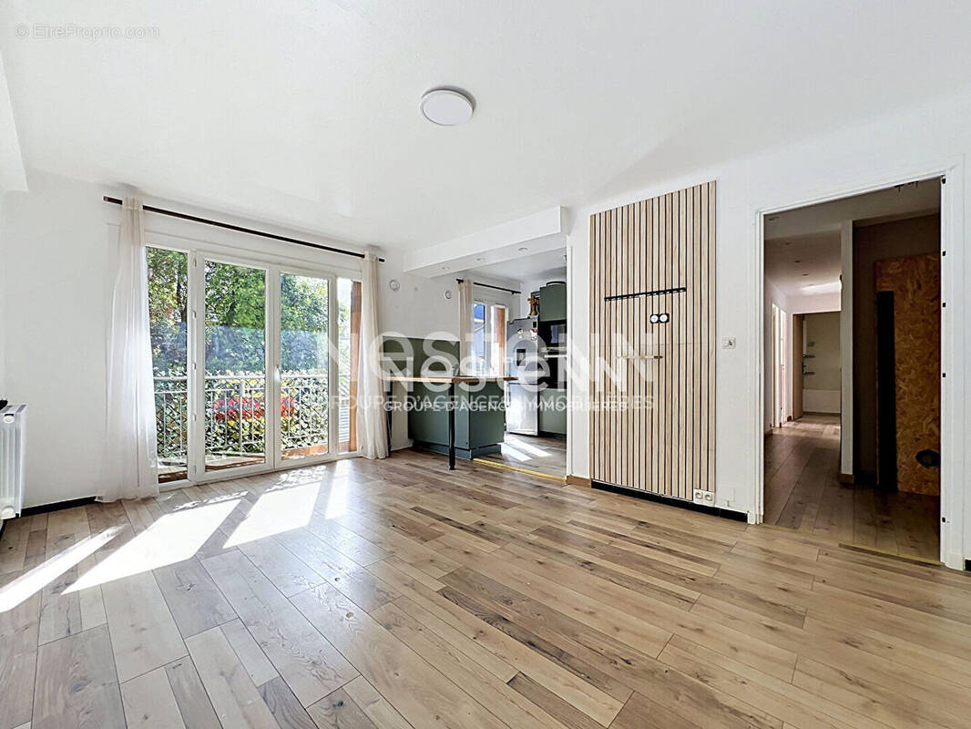 Appartement à VALLAURIS