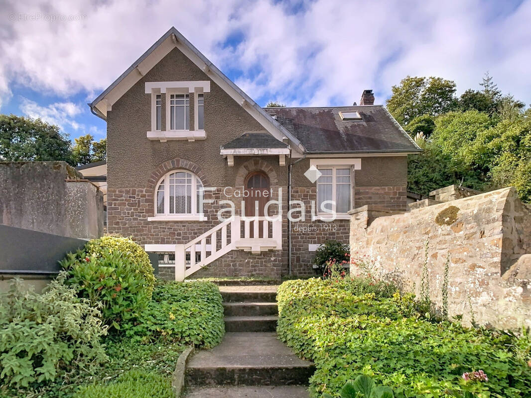 Maison à PONT-HEBERT