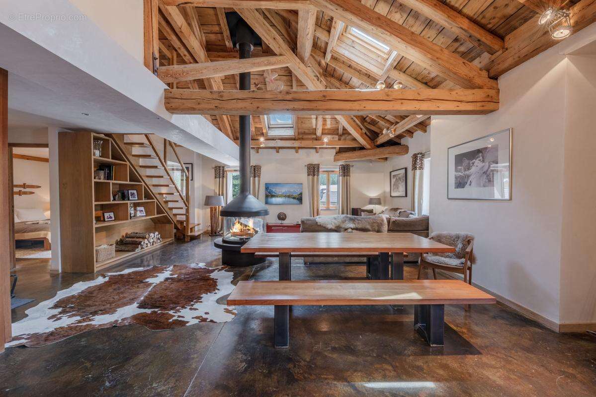 Rare appartement duplex au cœur d’Argentière avec vue panoramique sur le massif du Mont-Blanc - photo 3