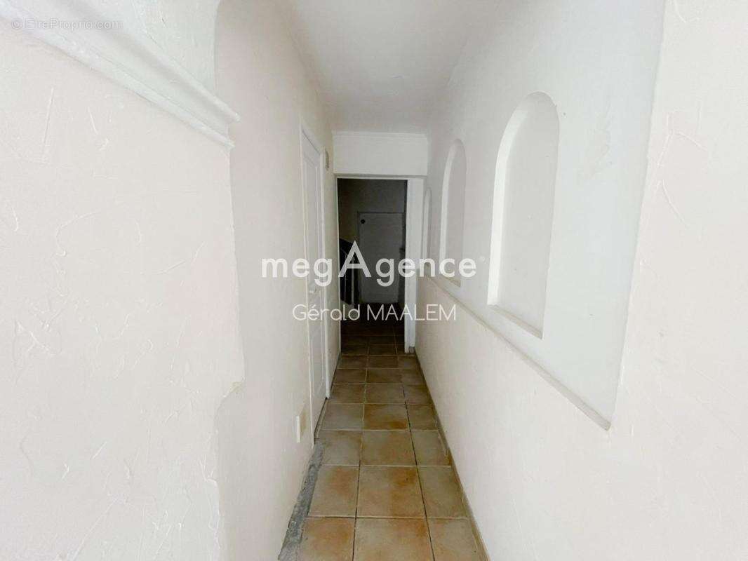 Appartement à ROQUEBRUNE-SUR-ARGENS