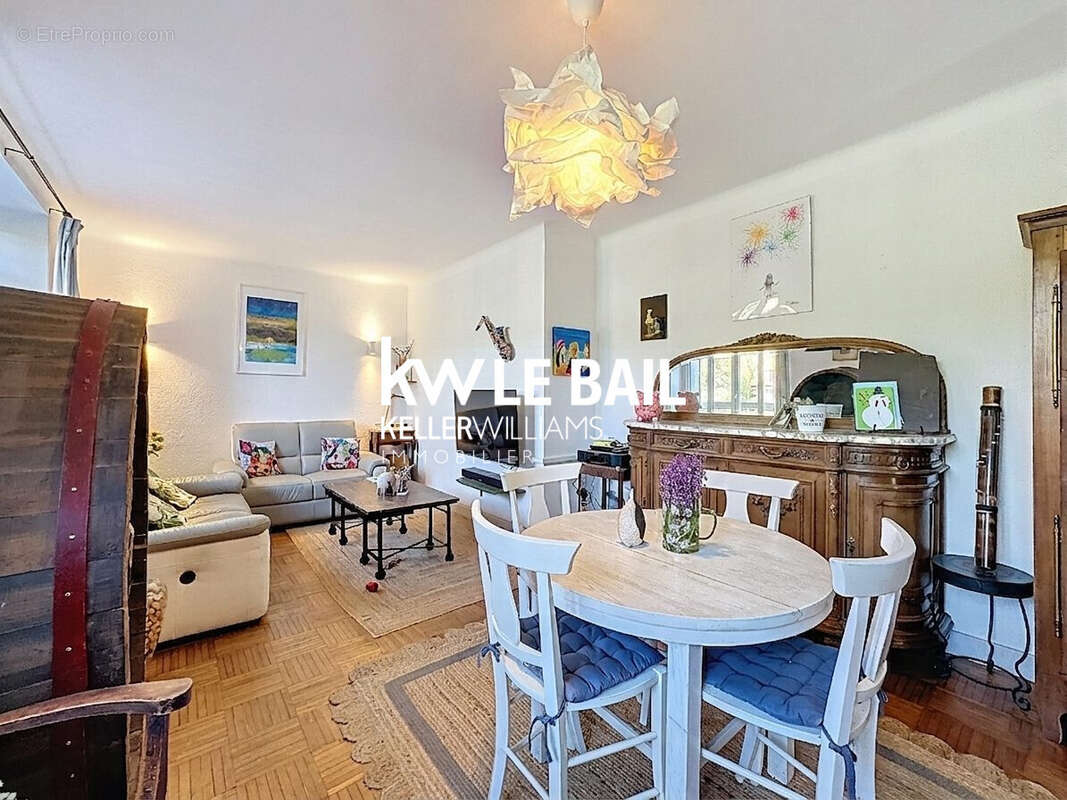 Maison 162 m² à Goujounac  - photo 6