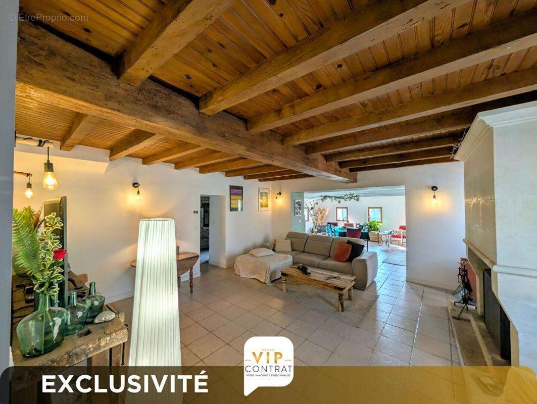 Maison de caractère à Triac Lautrait Exclusivité VIP réf 436237 - photo 4