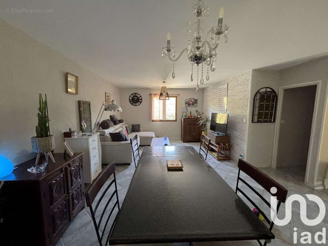 Photo 3 - Maison à LA CHAPELLE-GONAGUET