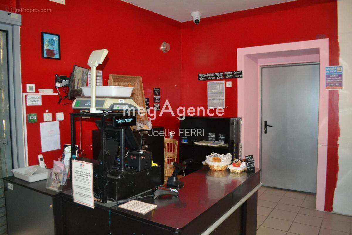 Commerce à MONTLAUR