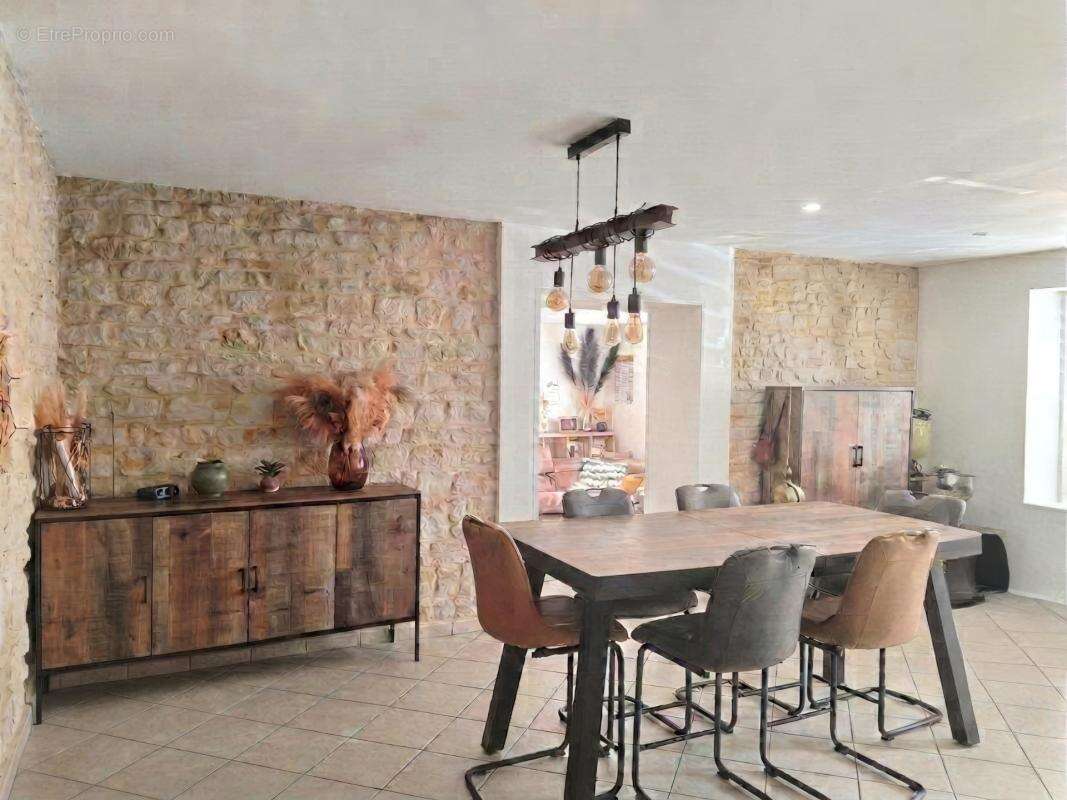 EXCLUSIVITE Magnifique Longère en pierre de 222 m² - avec dépendances - VAL D'ARRY (14210) - photo 9