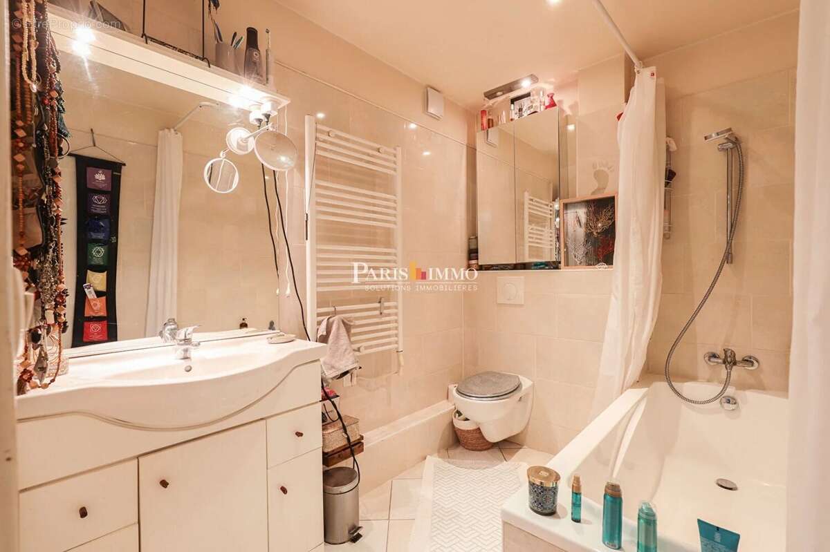 Appartement à PARIS-18E
