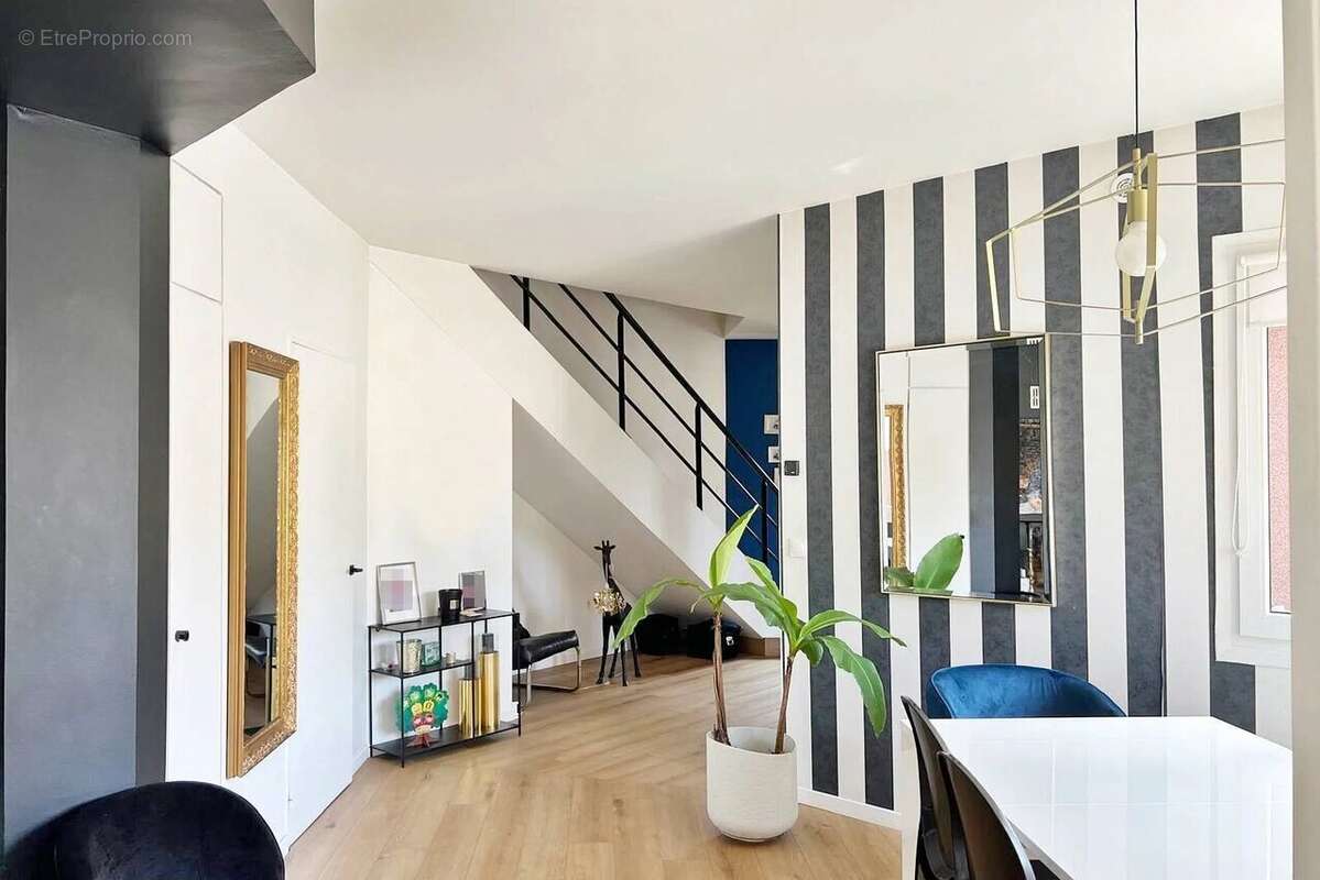 Maison à CHENNEVIERES-SUR-MARNE