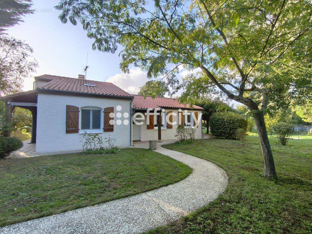 Maison à SAINT-GEORGES-DE-REX