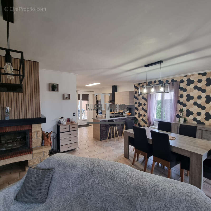 Maison à SAINT-ASTIER