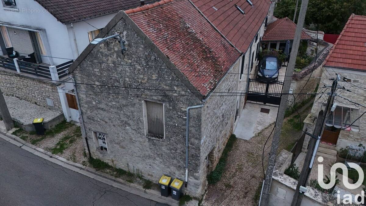 Photo 1 - Maison à JUZIERS