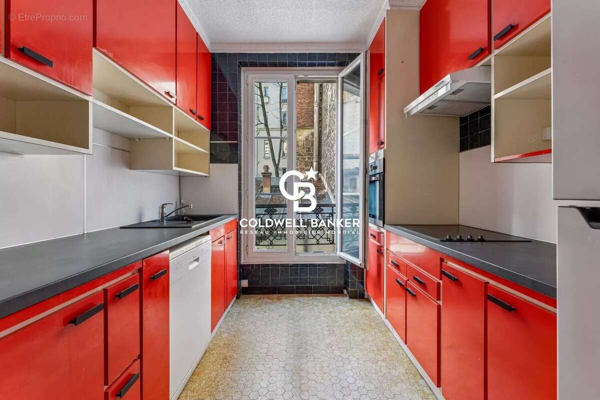 Appartement à PARIS-17E