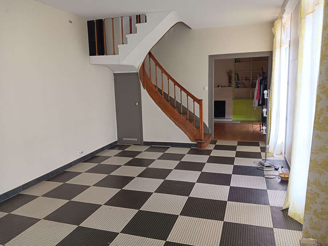 Maison à SAINT-CYR-SUR-LOIRE