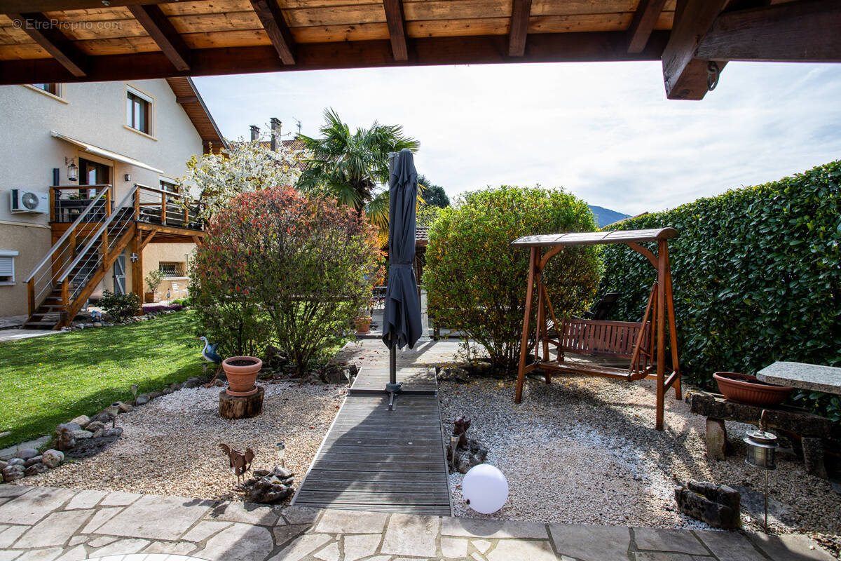 Autre à SAINT-ALBAN-LEYSSE