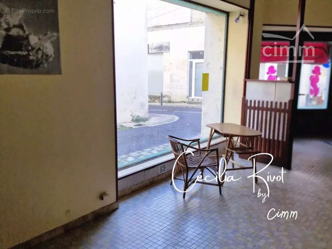 Commerce à MONTENDRE