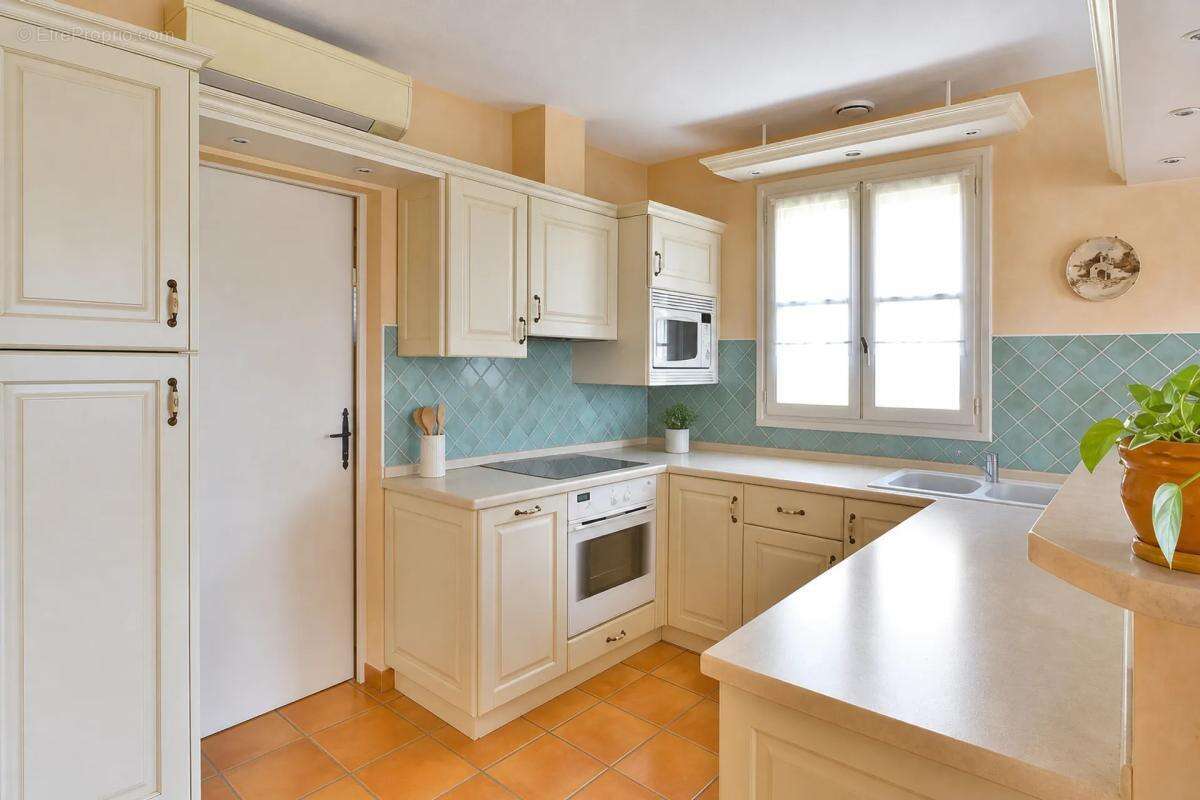 Maison spacieuse avec appartement à Pont-du-Casse - photo 5