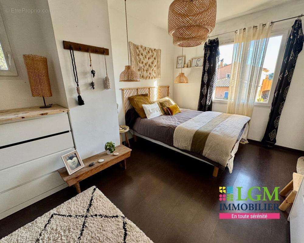 Maison à PLAN-DE-LA-TOUR