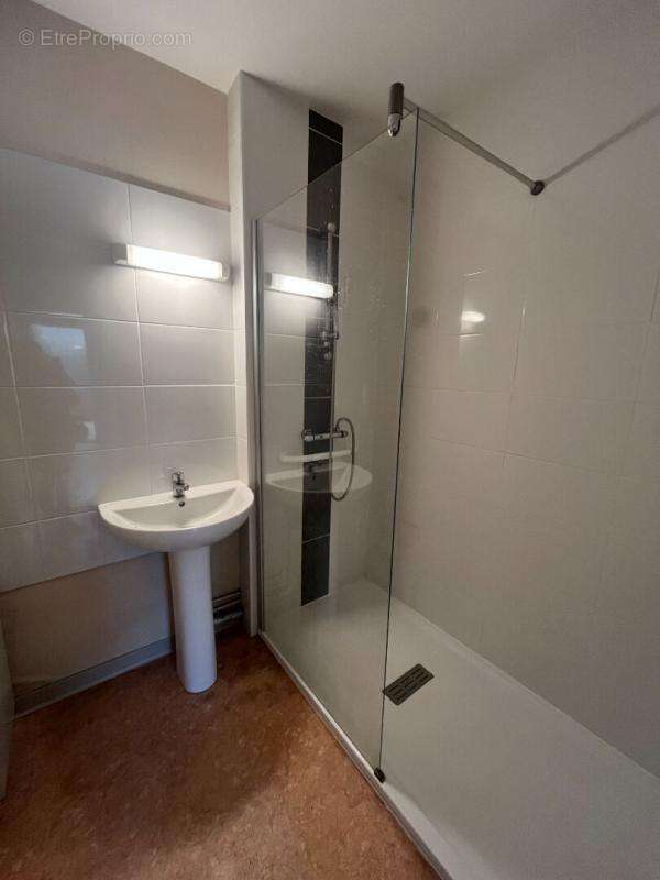 Appartement à MONTREUIL-JUIGNE