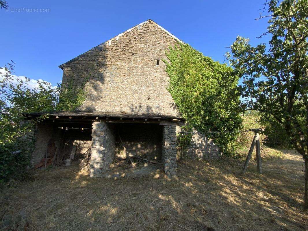 Maison à CLUGNAT