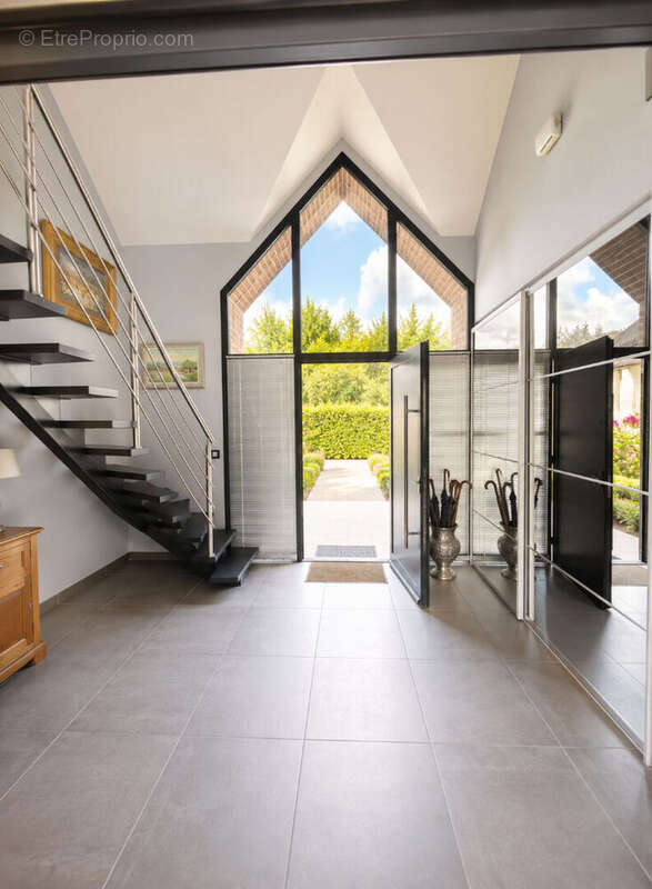 Villa familiale de 220m2 au coeur du Golf de Mérignies - photo 3