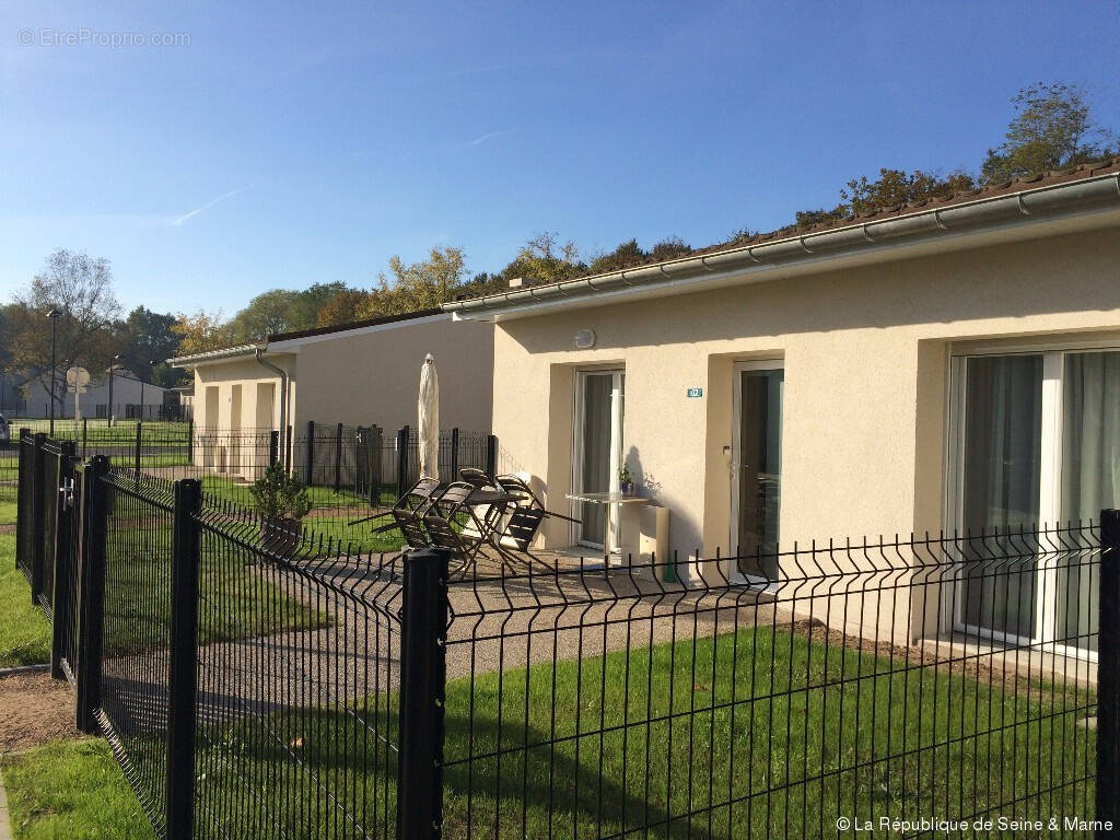 Appartement à SAINT-PIERRE-LES-NEMOURS