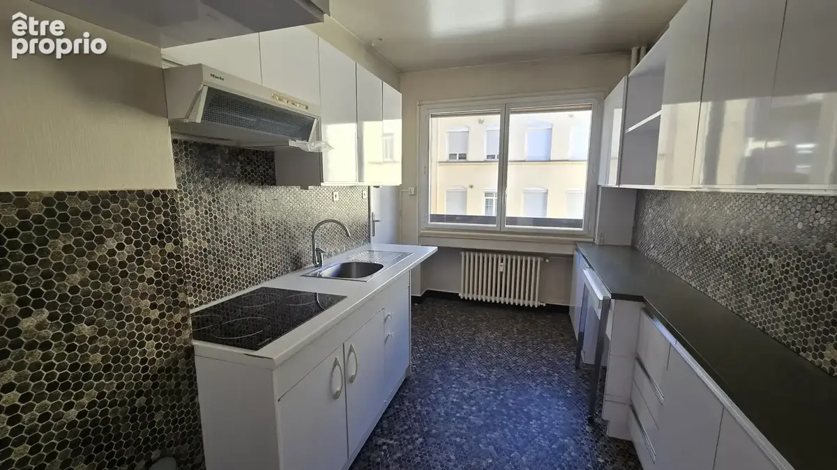 Saint-Étienne — 8 avenue du Général Leclerc : lumineux 4 pièces de 106 m2 avec grand balcon, dans une copropri - photo 5
