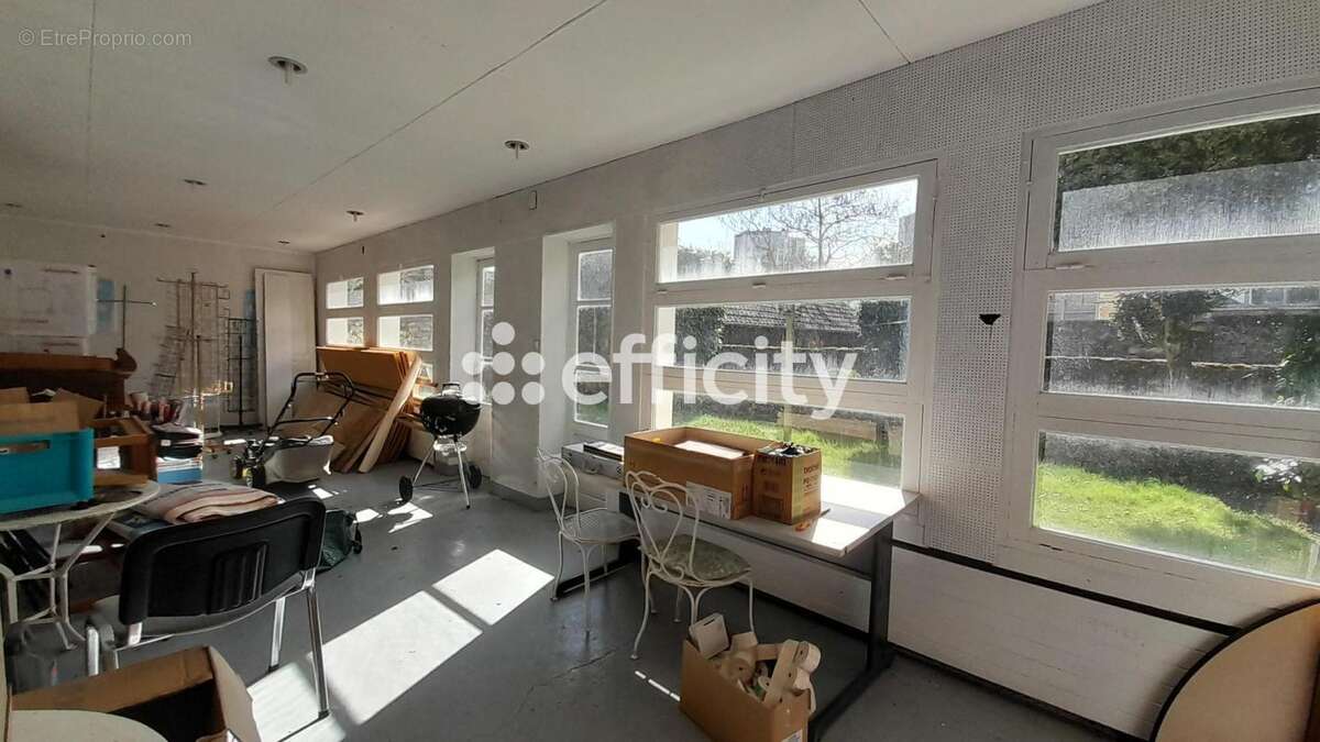 Appartement 381 m² à Alencon  - photo 3