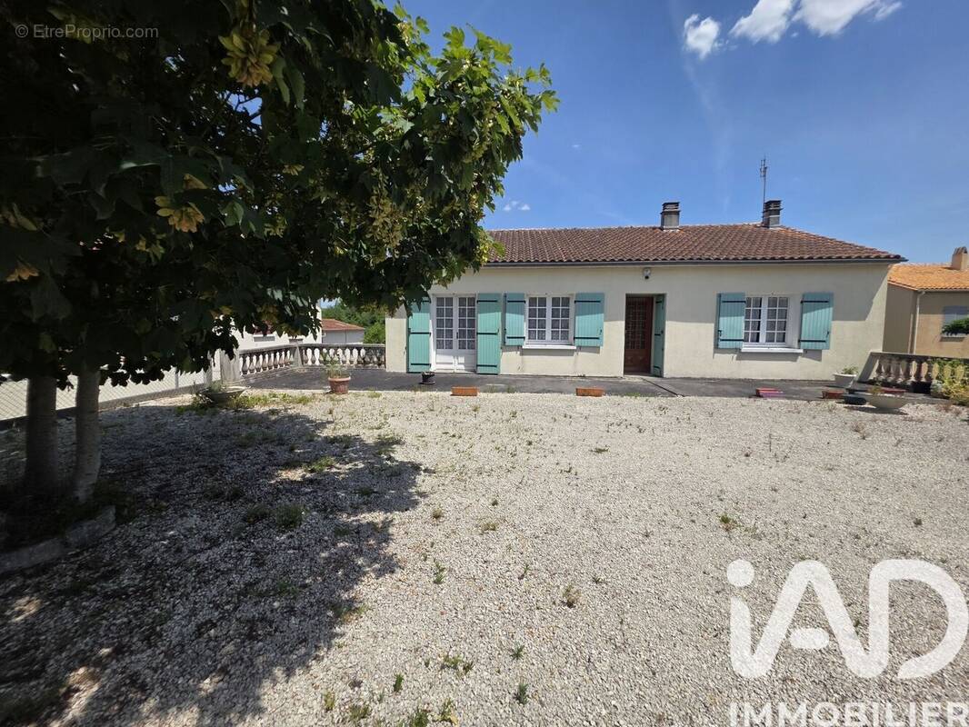 Photo 1 - Maison à AIGRE