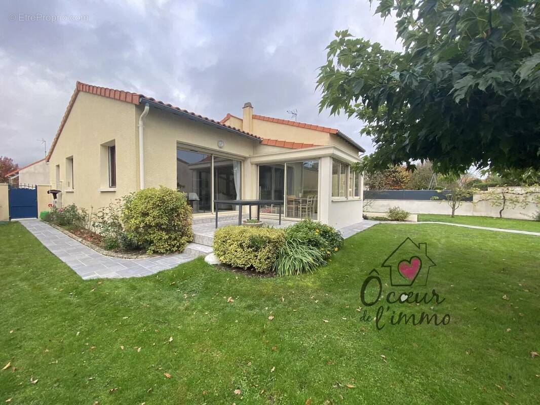 Maison à LA TESSOUALLE