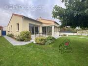 Maison à LA TESSOUALLE