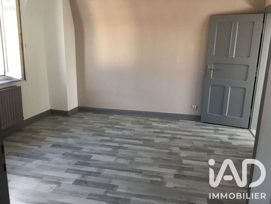 Maison 137 m² à Sainte-Marie-Aux-Chenes  - photo 3