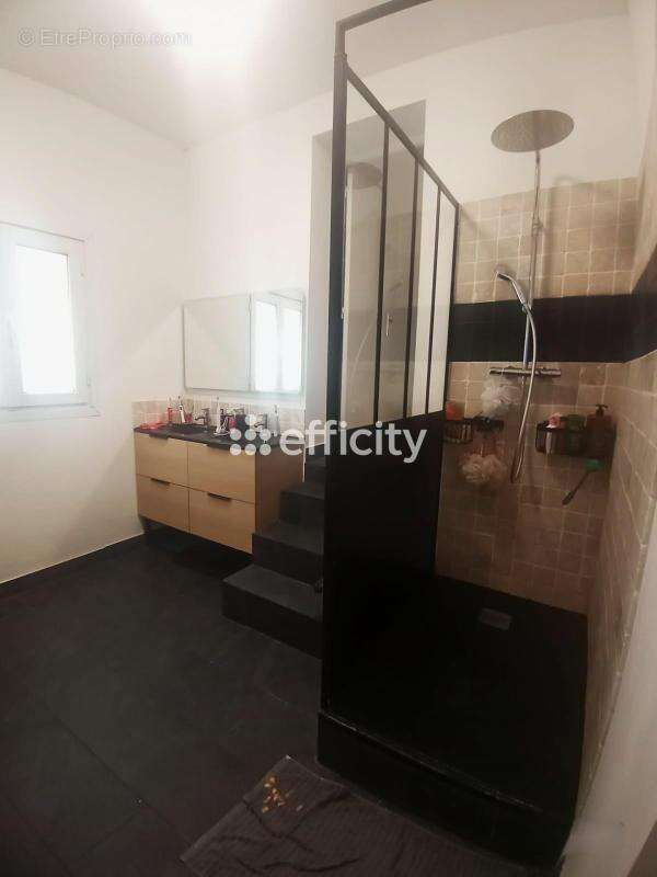 Maison 230 m² à Martigues  - photo 10