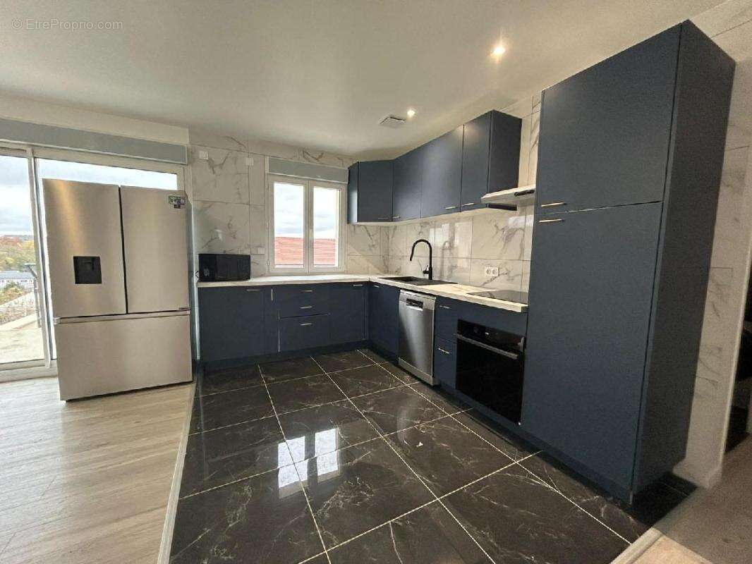 Maison à VILLENEUVE-SAINT-GERMAIN