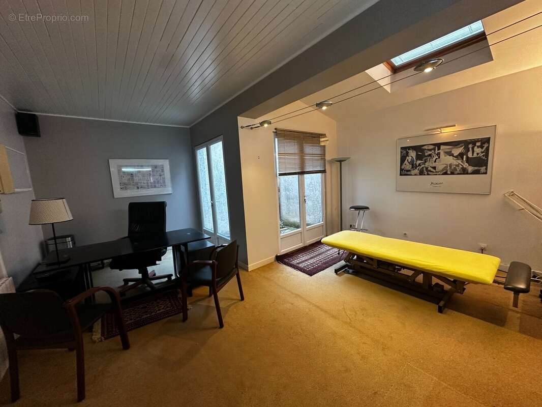 Commerce à MILLY-LA-FORET