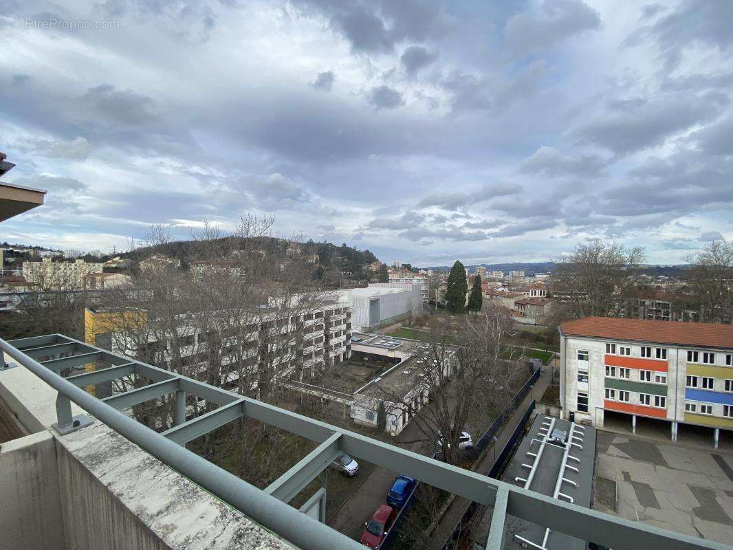 Appartement à SAINT-ETIENNE
