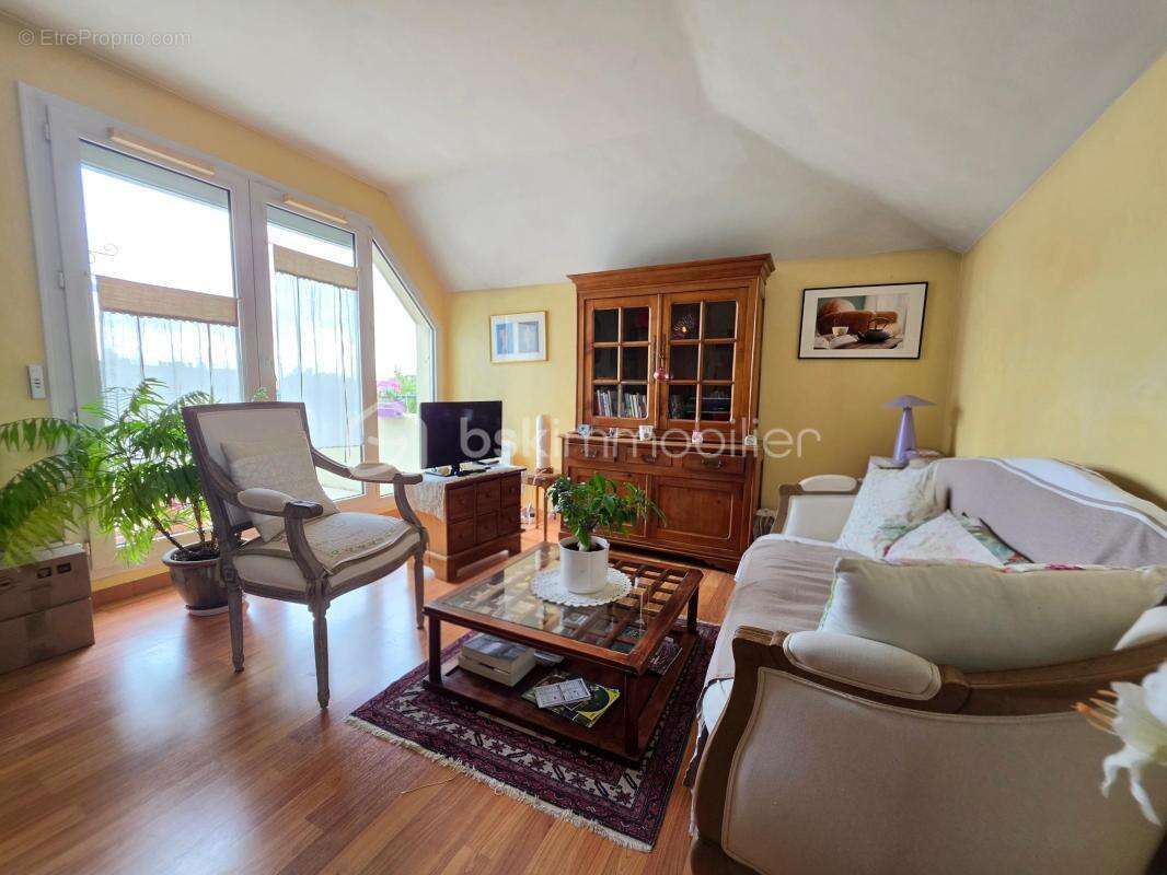 Appartement à LIVRY-GARGAN