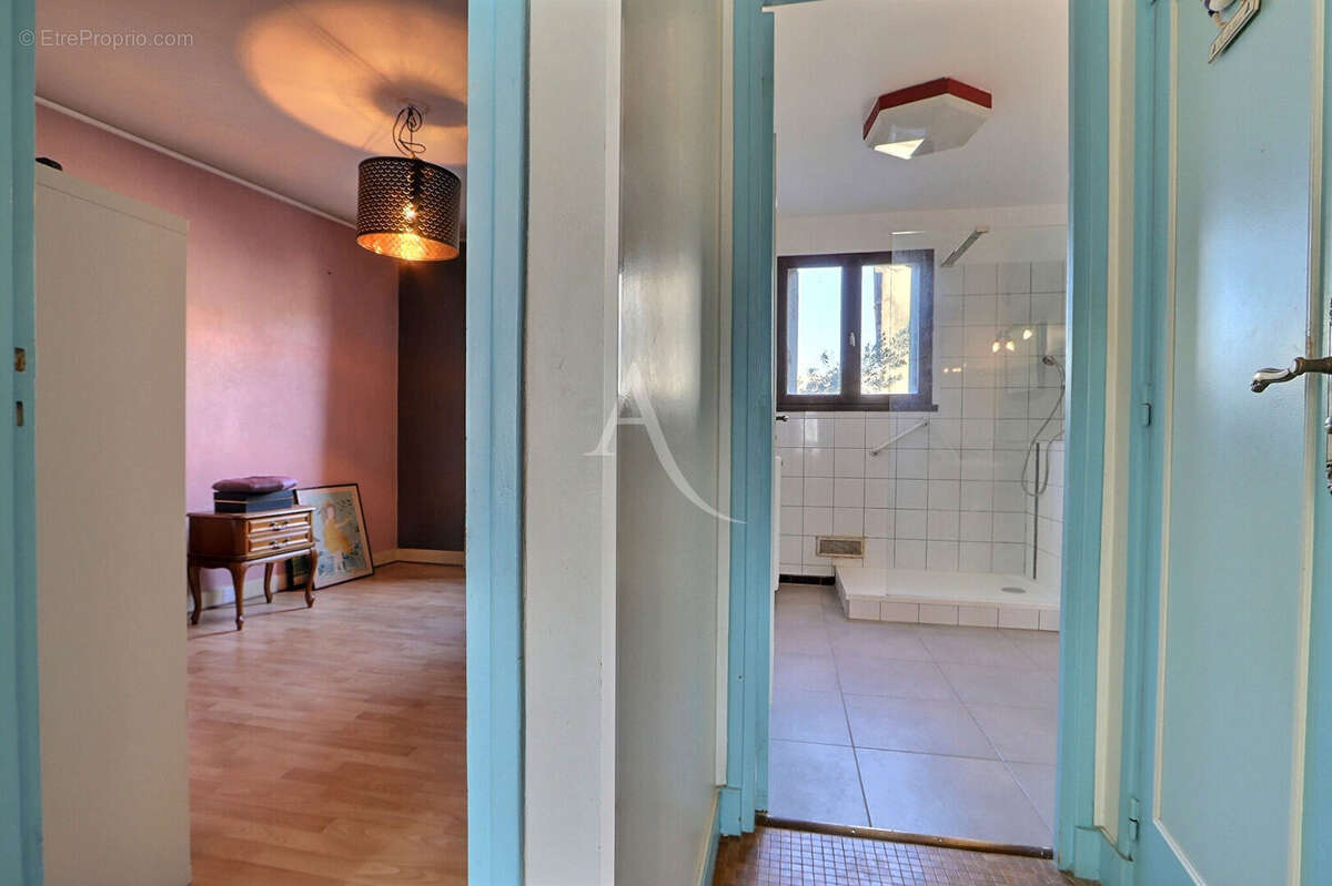 Appartement à AUBERVILLIERS