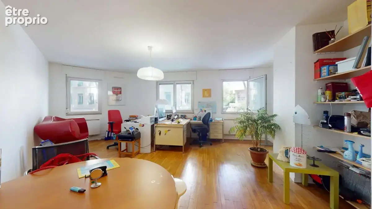  Lyon 3ᵉ – Limite Lyon 6ᵉ  Spacieux T3 de 72 m² avec parking, cave, ascenseur et jardin commun - photo 2