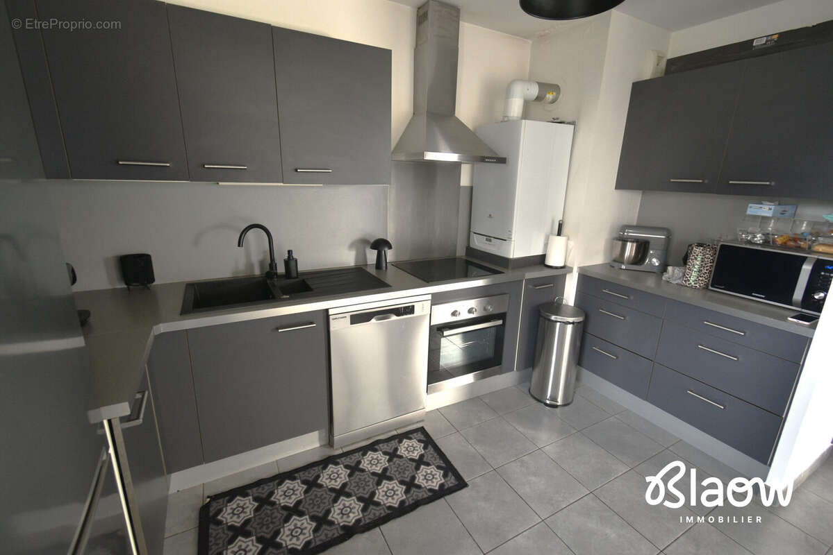 Appartement à DECINES-CHARPIEU