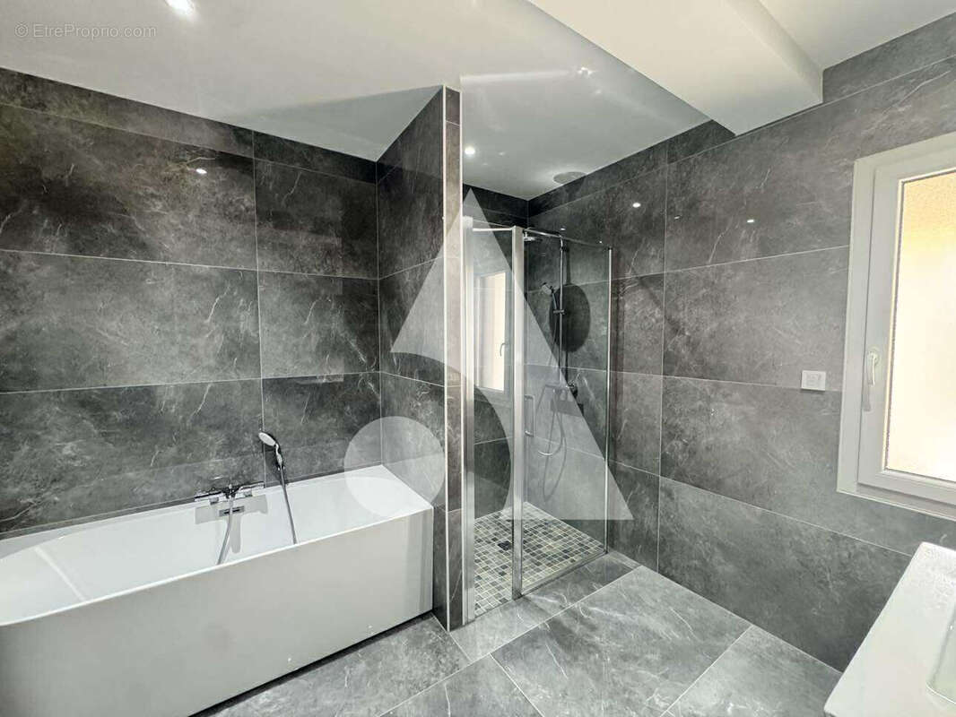 Maison à NEUFCHATEAU