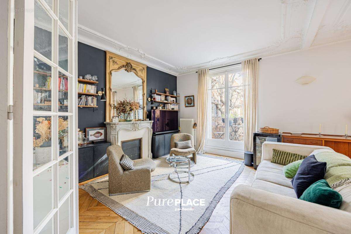 Appartement à PARIS-16E