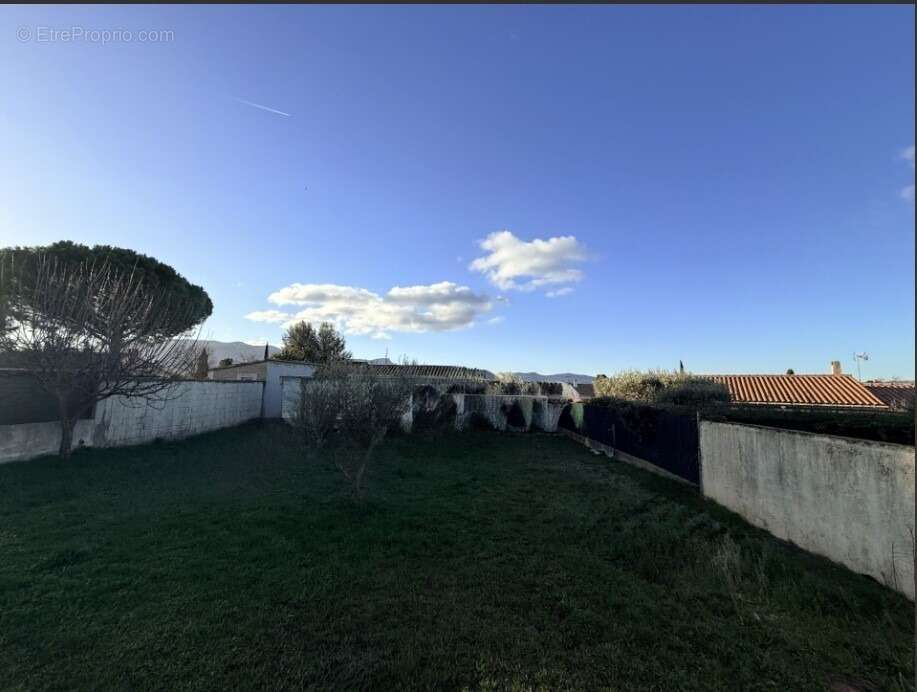 Terrain 350 m² à Pourrieres  - photo 2