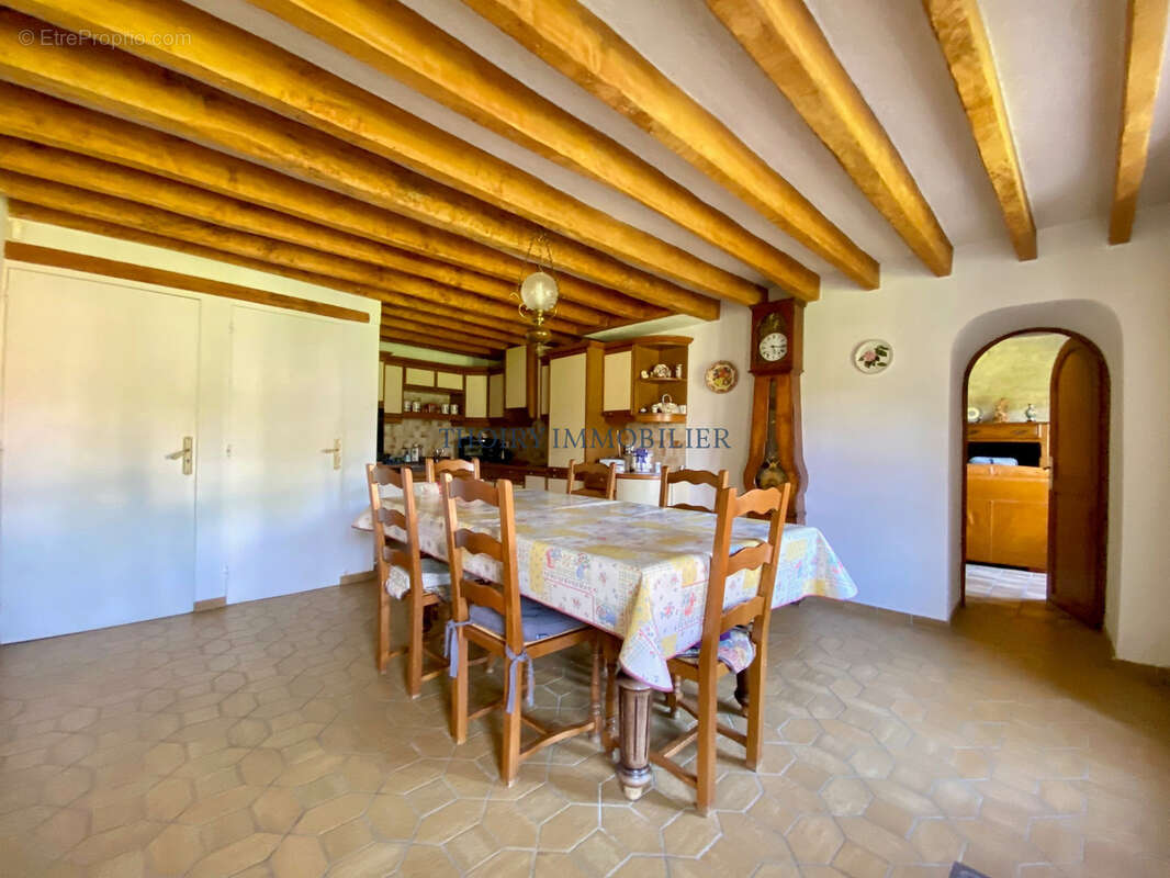 Maison à THOIRY