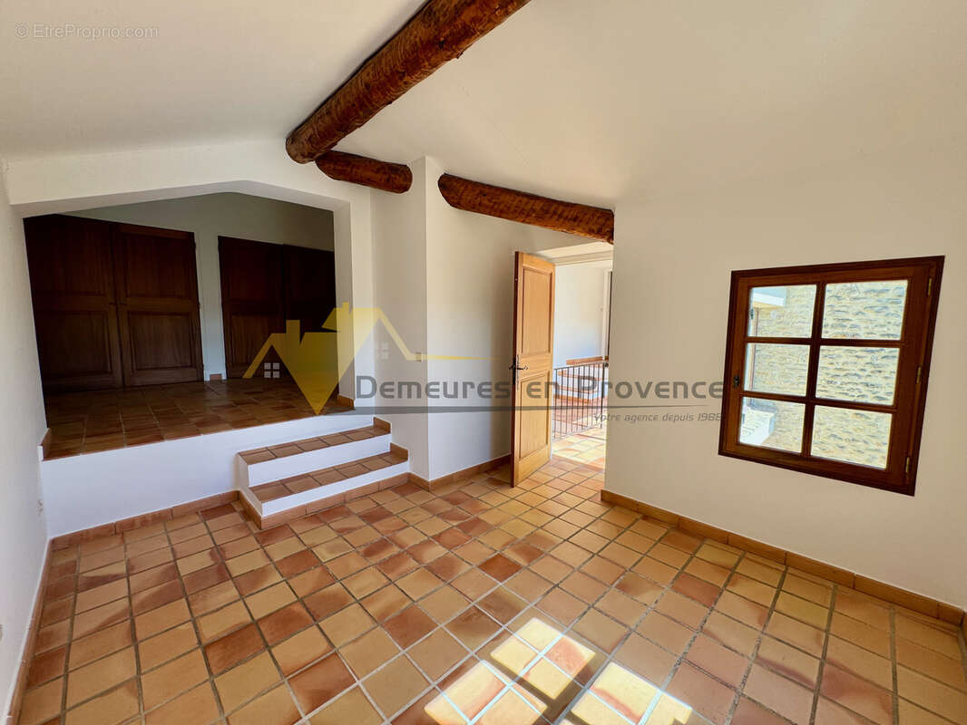 À vendre   Villa de caractère avec vue dominante, piscine et 4 chambres - photo 20